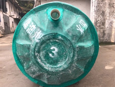 隔油池清理：绿环玻璃钢的环保利器